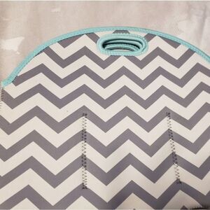 Neoprene Insulated Baby Bottle Holder Cooler. Holds 6 bottles